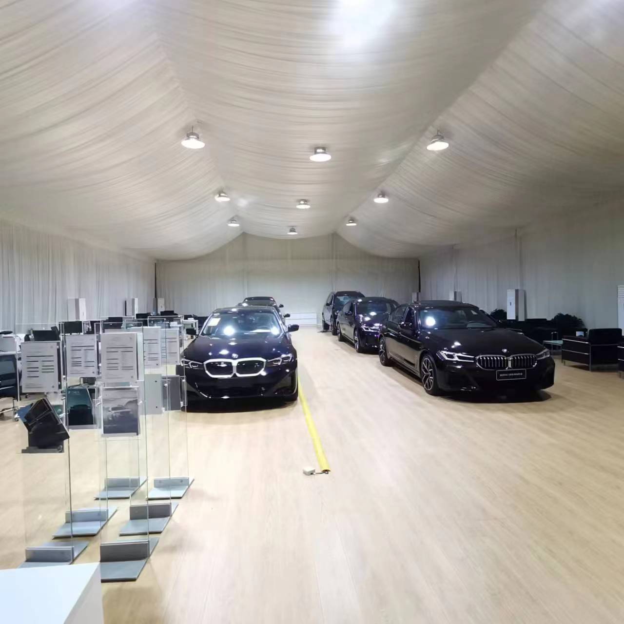 2024年汽车4S店临时展厅 (12).jpg
