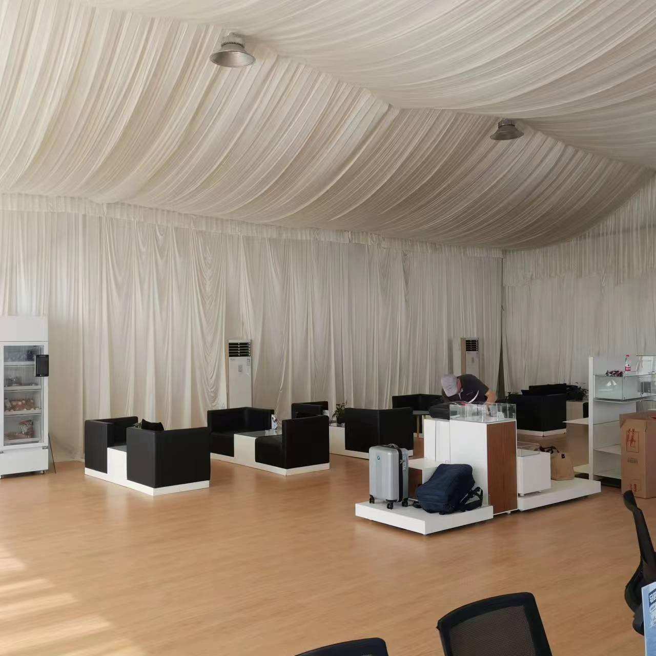 2024年汽车4S店临时展厅 (10).jpg